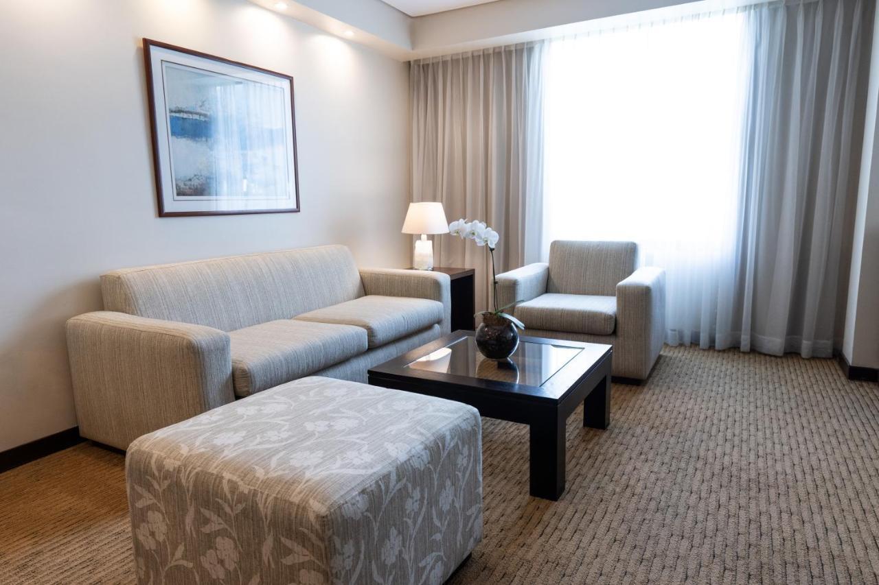 Eurobuilding Hotel & Suites Caracas Exterior photo A living room in a hotel suite