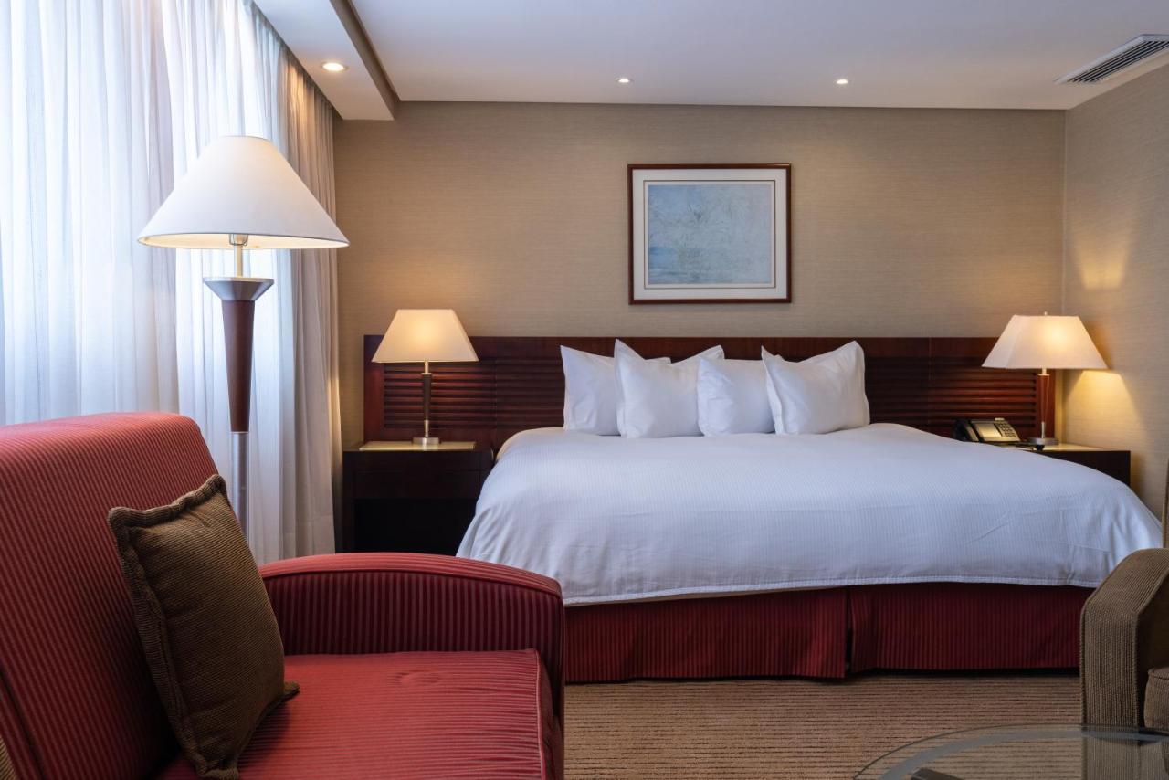 Eurobuilding Hotel & Suites Caracas Exterior photo A bedroom at the Four Seasons Hotel