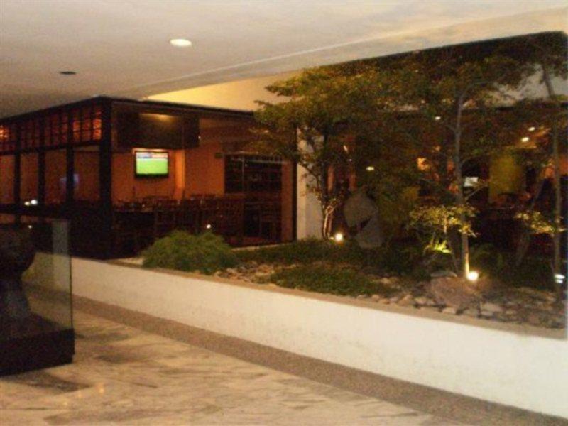 Eurobuilding Hotel & Suites Caracas Exterior photo The interior of the hotel