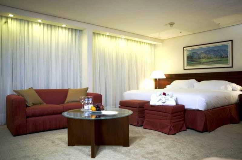 Eurobuilding Hotel & Suites Caracas Exterior photo A room at the hotel